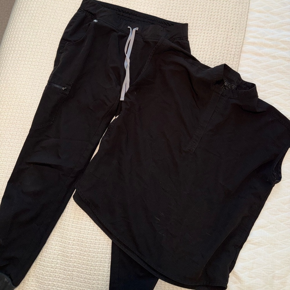 Gently worn, FIGS Rafaela oversized scrub top, size medium, black